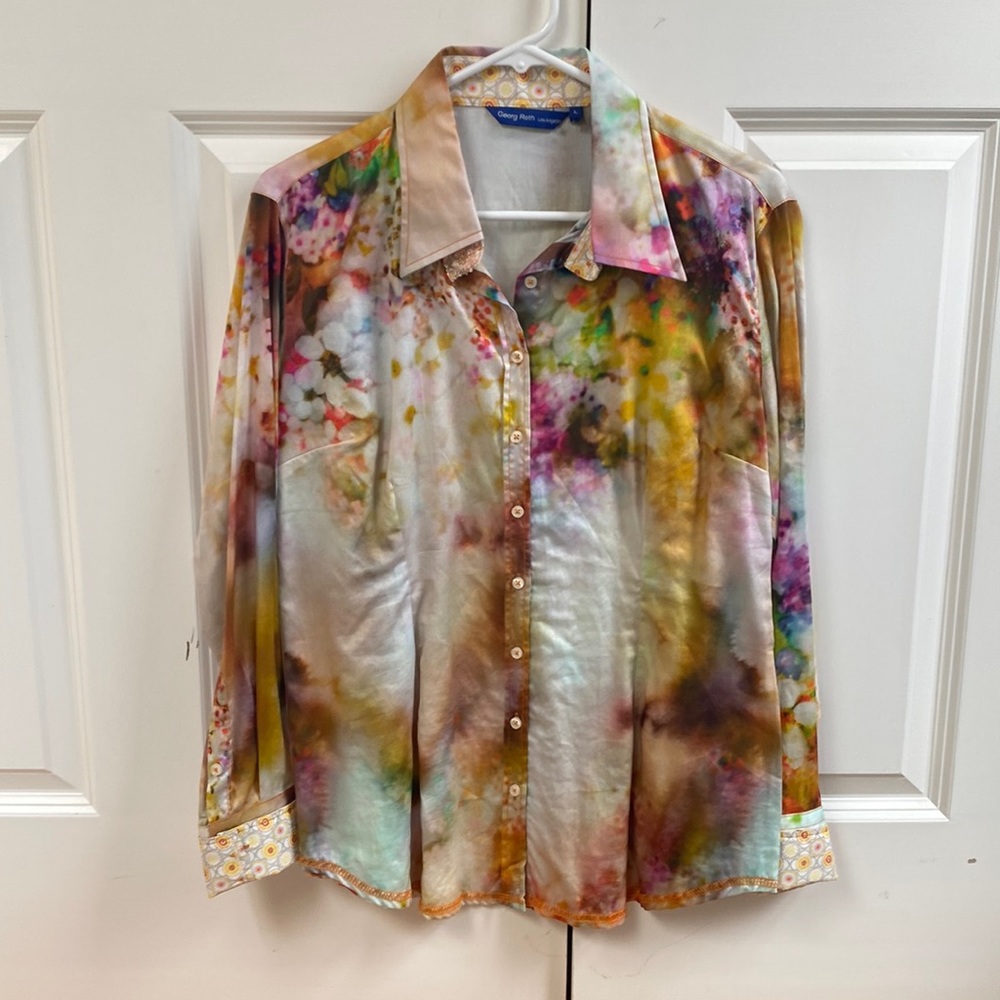 Georg Roth Beautiful dress shirt with sequence trim under the collar. Size large